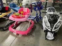 Speelgoed loopwagens en stepjes (6x) - afbeelding 5 van  11