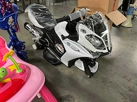 Speelgoed loopwagens en stepjes (6x) - afbeelding 8 van  11