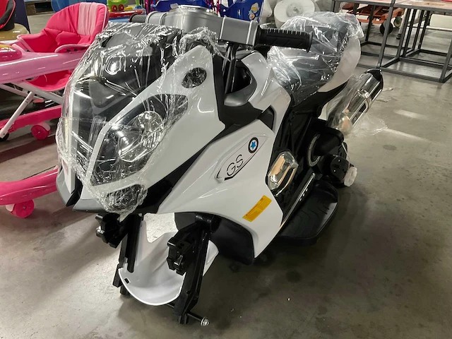 Speelgoed loopwagens en stepjes (6x) - afbeelding 9 van  11