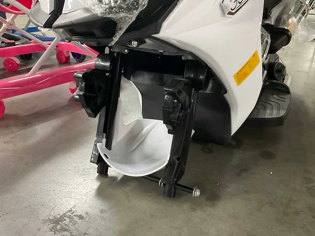 Speelgoed loopwagens en stepjes (6x) - afbeelding 10 van  11