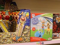 Speelgoed o.a. build a bot - afbeelding 1 van  4