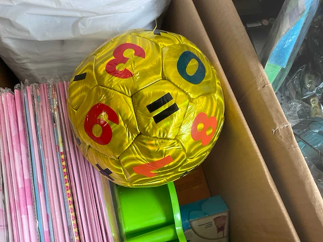 Speelgoed - afbeelding 6 van  13