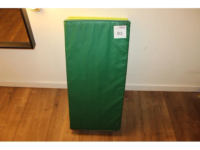 Speelmat. afmeting 185 x 77 cm. - afbeelding 1 van  3