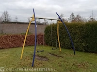 Speeltoestel nijha, schommel