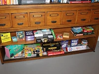 Spellen waar onder scrabble, 30 seconds, regenwormen, da vinci code, prosecco bang en mens erger je niet op... - afbeelding 1 van  3