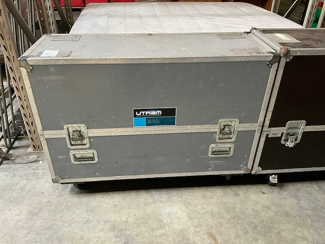 Spelu flightcase (2x) - afbeelding 1 van  2