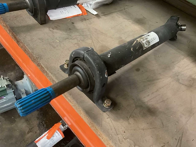 Spicer propeller shaft - afbeelding 1 van  2