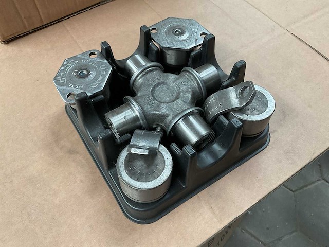 Spicer spm7lx-12-d-9006-0522 universal joint (5x) - afbeelding 1 van  5