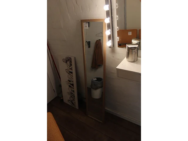 Spiegel in lijst afm. 35 x 155 cm. - afbeelding 2 van  2