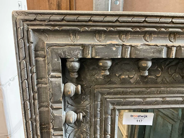 Spiegel met houten lijst - afbeelding 2 van  2
