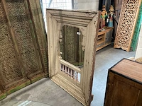 Spiegel met houten lijst - afbeelding 1 van  3