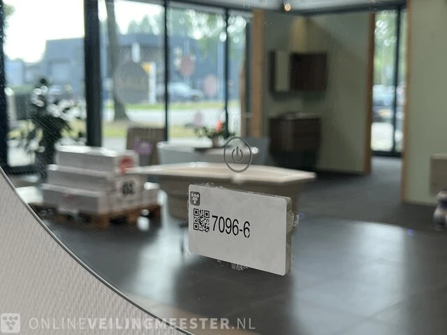 Spiegel met ledverlchting - rond zilver - afbeelding 3 van  3