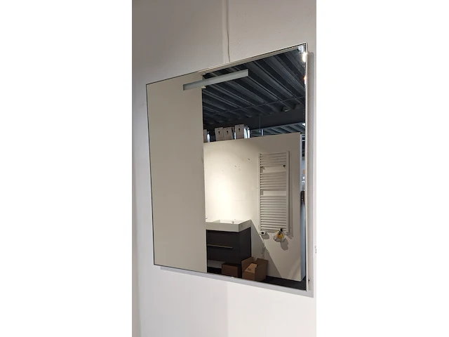 Spiegel met licht - afbeelding 1 van  2