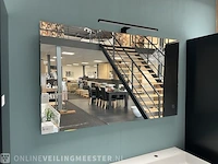 Spiegel met opbouwverlichting matzwart