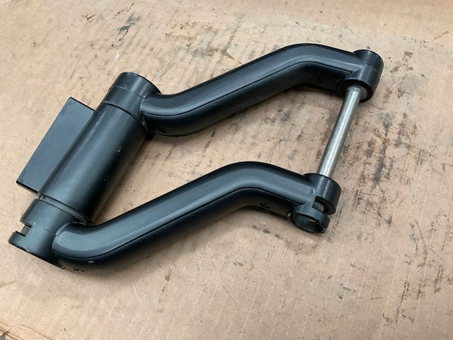 Spiegelarm voor volvo rechts - afbeelding 2 van  4