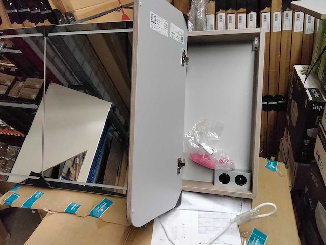 Spiegelkast met led verlichting - afbeelding 5 van  6