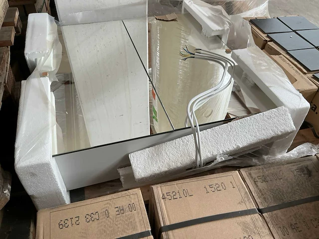 Spiegelkast met verlichting - afbeelding 2 van  2