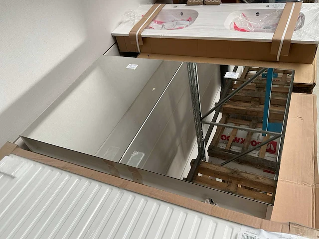 Spiegelkast - afbeelding 1 van  2