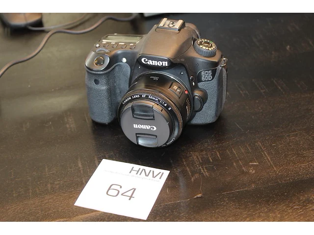 Spiegelreflexcamera canon eos 60d met een canon ef 50mm f/1.8 ii lens. exclusief accu's en lader. - afbeelding 1 van  3