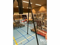 Spijkerbroek hangen - afbeelding 2 van  6