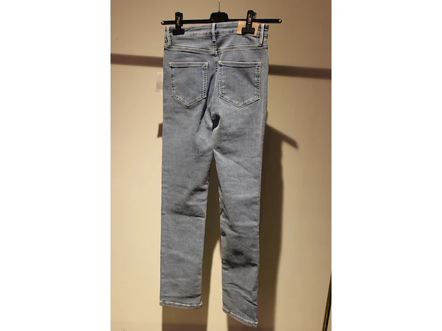 Spijkerbroek hommage, maat 28. winkelprijs € 99,99 - afbeelding 3 van  3