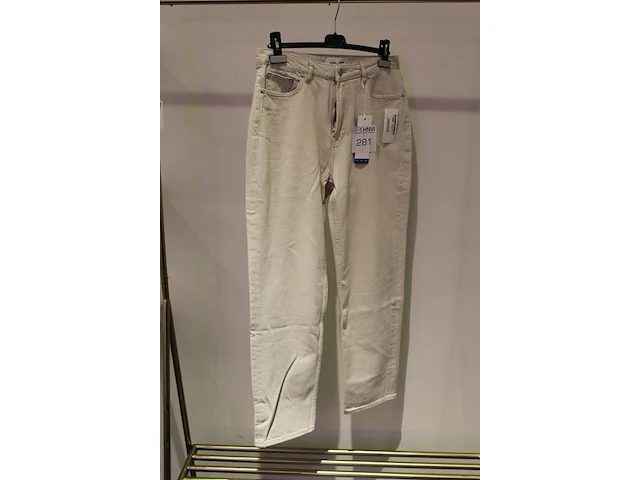 Spijkerbroek hommage, maat 30. winkelprijs € 99,99 - afbeelding 2 van  2