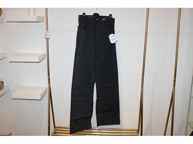 Spijkerbroek lois, maat 31/32. winkelprijs € 159,95 - afbeelding 1 van  2