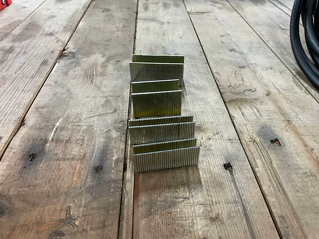 Spijkers, nagels & nieten - afbeelding 1 van  4