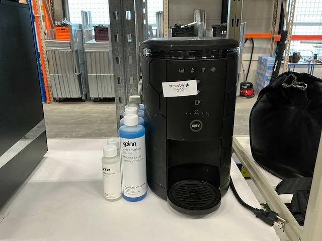 Spinn koffiemachine met cleaners - afbeelding 1 van  2