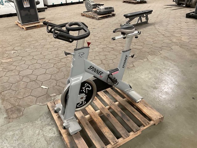 Spinner startrac nxt spinningfiets - afbeelding 1 van  7