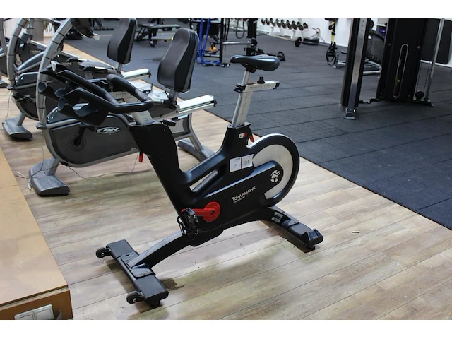 Spinningfiets tomahawk powered by icg type ic7. let op onderdeel combinatiekavel f051 - afbeelding 1 van  4