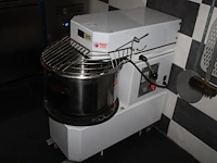Spiraalmenger htb 30b. maximaal 30 liter. serienr. 220421001.