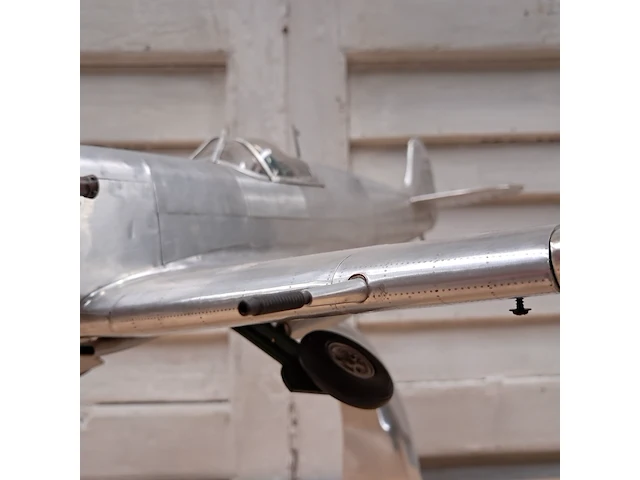 Spitfire - afbeelding 16 van  18