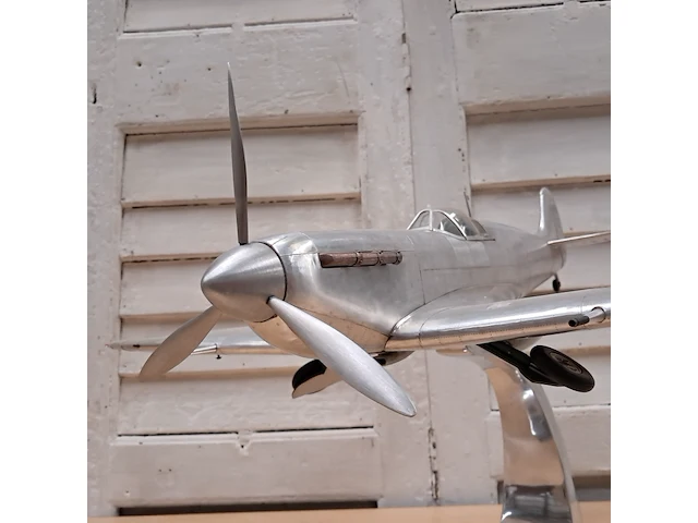 Spitfire - afbeelding 17 van  18