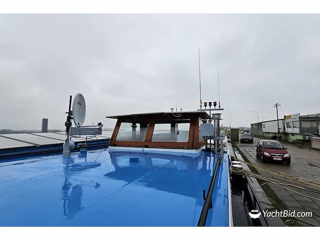 Spits 38m liveaboard vessel - motor yacht - 1961 - afbeelding 21 van  96