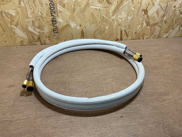 Splitfix koelleiding duo geïsoleerd 1/4-1/2 + 4x flarekop rol a 2,5m (18x) - afbeelding 1 van  8