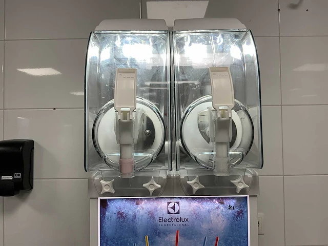 Spm drink systems (electrolux) - ipro2euvl - slush machine - 2022 - afbeelding 4 van  9