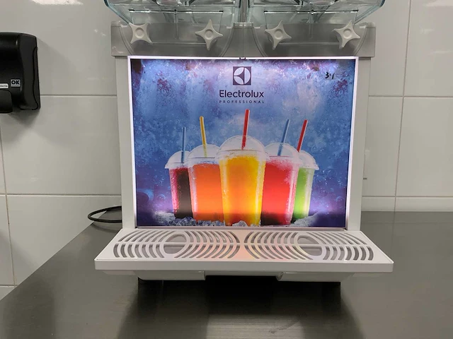 Spm drink systems (electrolux) - ipro2euvl - slush machine - 2022 - afbeelding 5 van  9