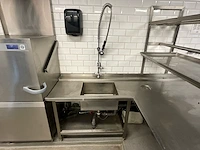 Spoel- en korven-aanvoertafel - afbeelding 3 van  8