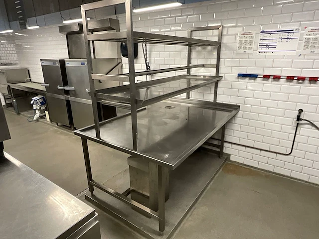 Spoel- en korven-aanvoertafel - afbeelding 4 van  8