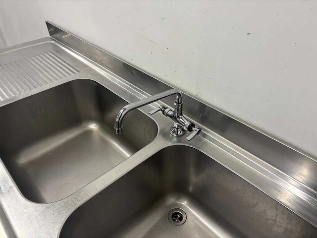 Spoeltafel met dubbele wasbak - afbeelding 5 van  9