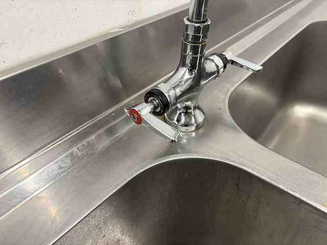 Spoeltafel met dubbele wasbak - afbeelding 7 van  9