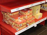 Sponzen in twee uitvoeringen op schap - afbeelding 2 van  2