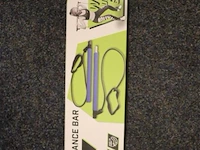 Sportartikelen bestaande uit o.a. fitness hoela hoep, resistance bar & door bar - afbeelding 2 van  5