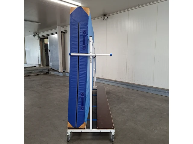 Sportmat op transportkar - afbeelding 3 van  6
