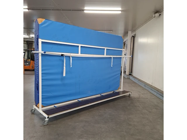 Sportmat op transportkar - afbeelding 4 van  6
