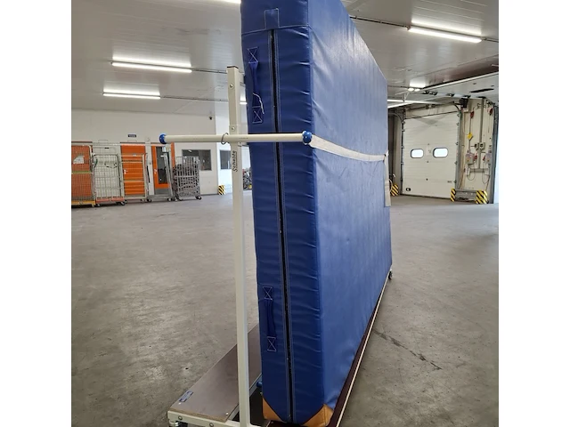 Sportmat op transportkar - afbeelding 6 van  6