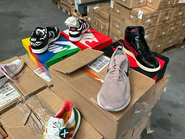 Sportschoenen (43x) - afbeelding 3 van  9