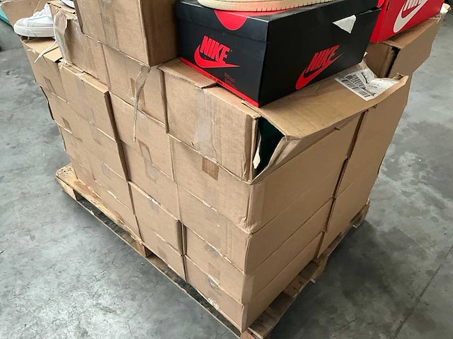 Sportschoenen (43x) - afbeelding 4 van  9
