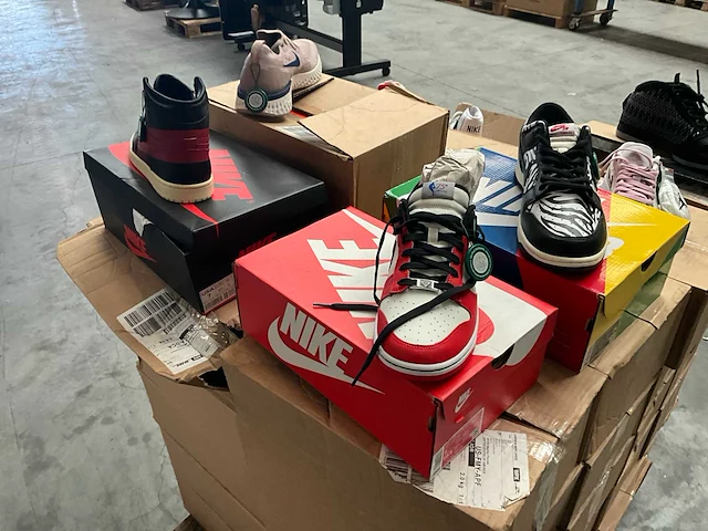 Sportschoenen (43x) - afbeelding 5 van  9